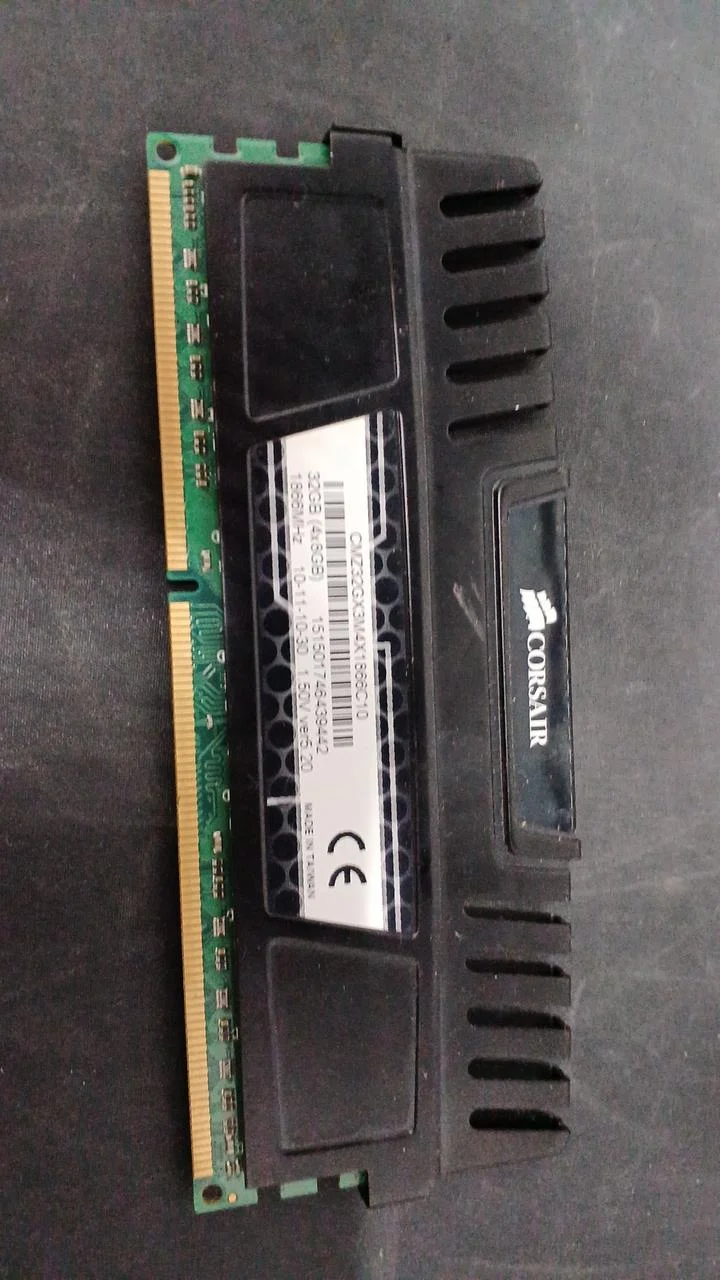 CORSAIR DDR3-Speicher 32 GB (8 x 4) CMZ32GX3M4X1866C10