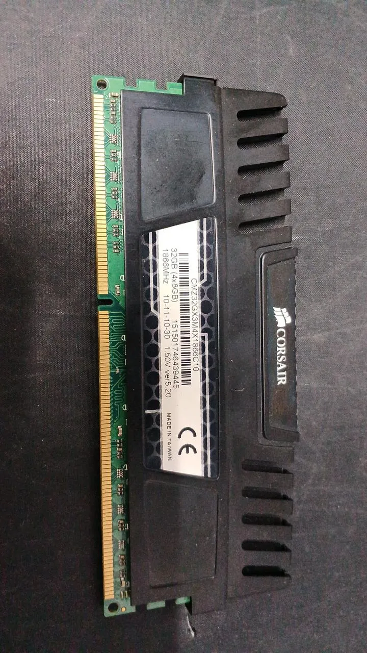 CORSAIR DDR3-Speicher 32 GB (8 x 4) CMZ32GX3M4X1866C10