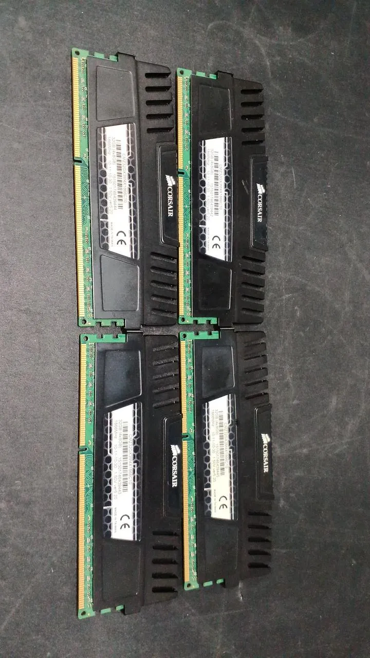 CORSAIR DDR3-Speicher 32 GB (8 x 4) CMZ32GX3M4X1866C10