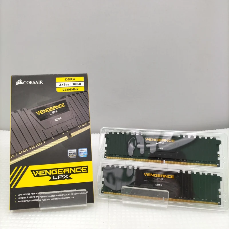 CORSAIR Speicher CMK16GX4M2A2666C16