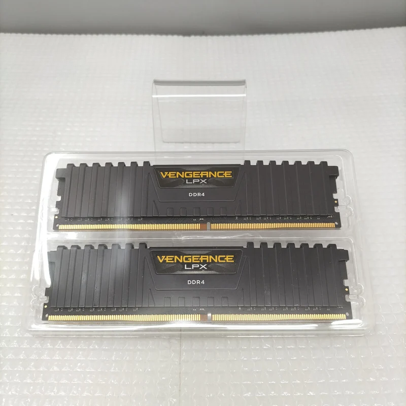 CORSAIR Speicher CMK16GX4M2A2666C16