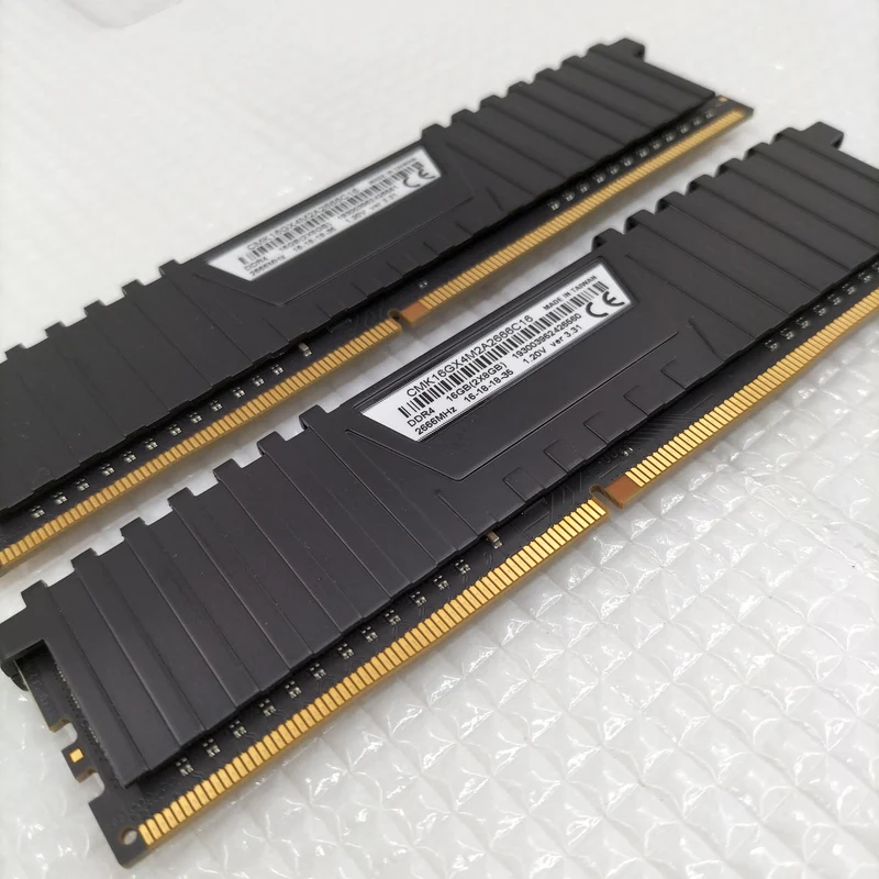 CORSAIR Speicher CMK16GX4M2A2666C16