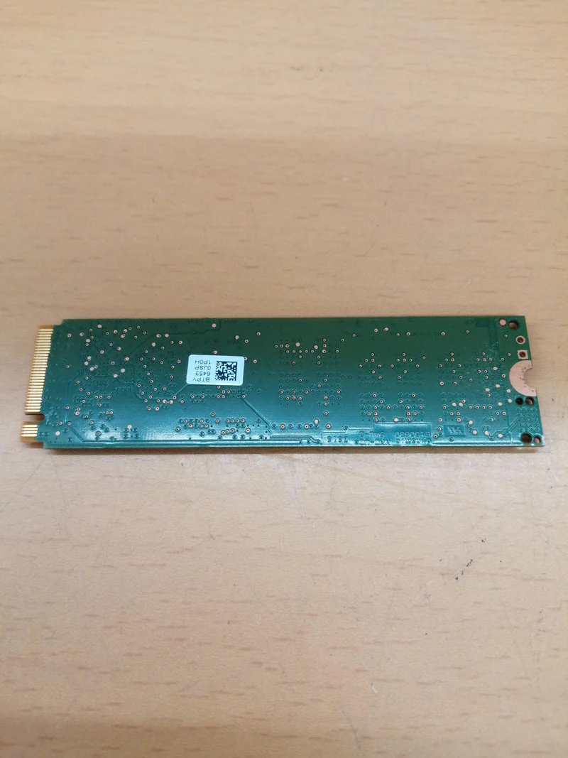 Intel SSD 1024 GB