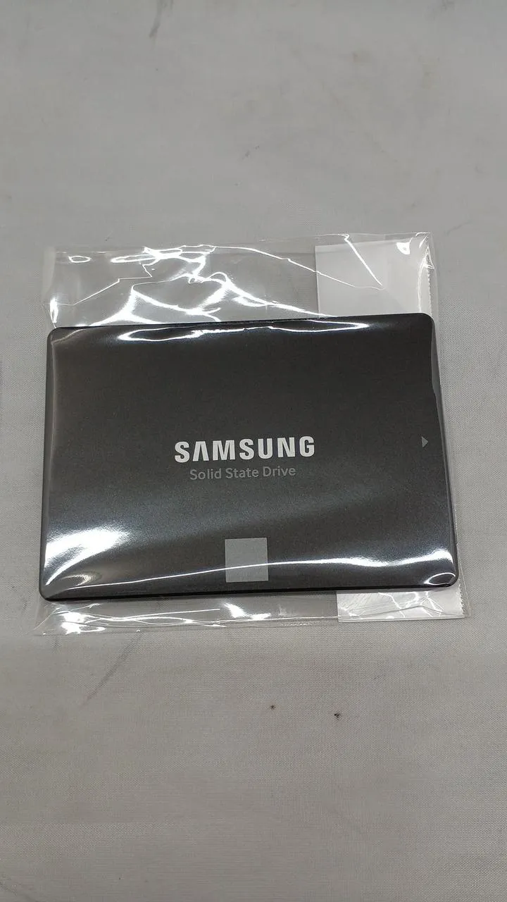 SAMSUNG 2.5-Zoll SSD 500 GB MZ-77E500