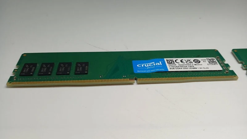 CRUCIAL Memory CT8G4FS832A