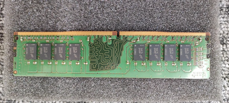 CRUCIAL DDR4-Speicher CT16G4DFD8266