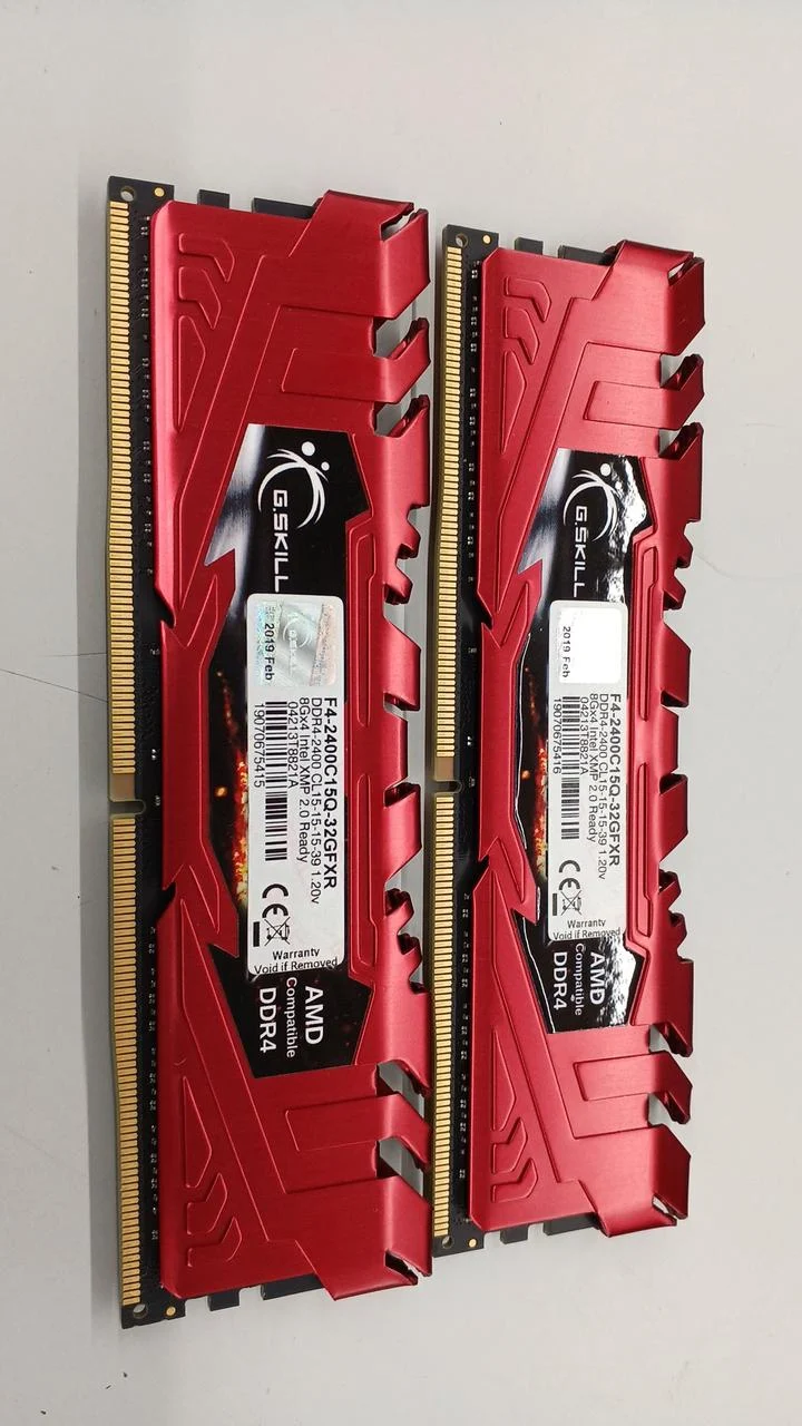 G.SKILL DDR4 8GB x2 F4-2400C15Q-32GFXR