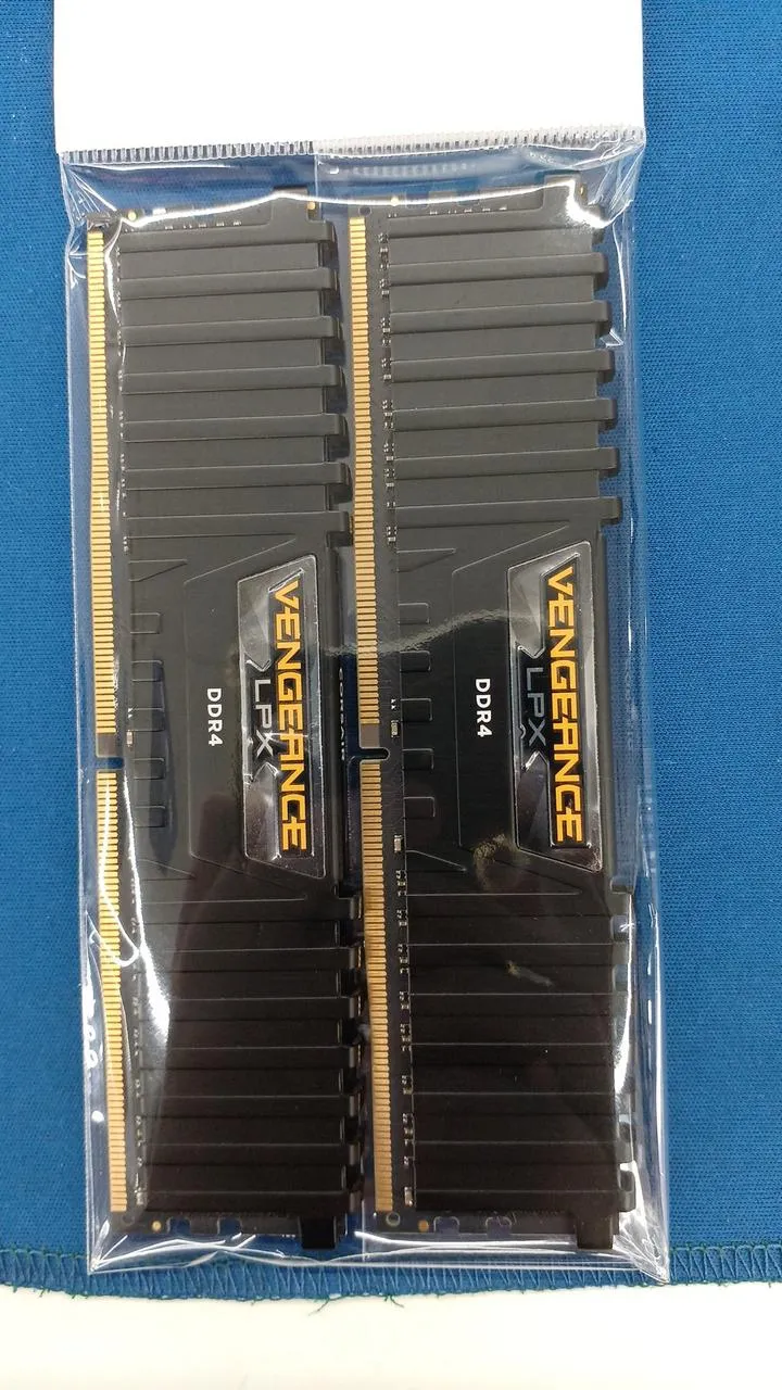CORSAIR Desktop DDR4 Arbeitsspeicher DDR4 32GB 2666MHz