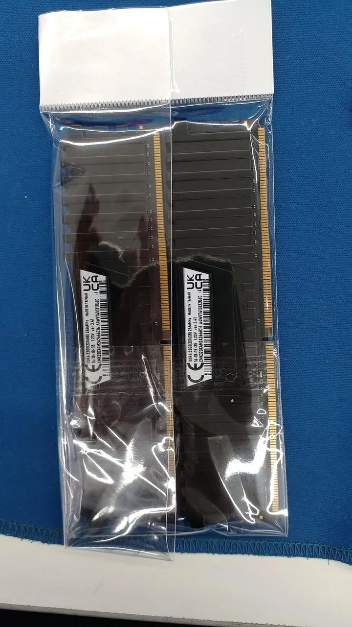 CORSAIR Desktop DDR4 Arbeitsspeicher DDR4 32GB 2666MHz