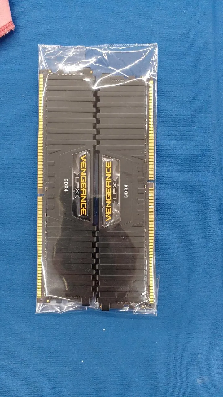 CORSAIR Desktop DDR4 Arbeitsspeicher DDR4 32GB 2666MHz