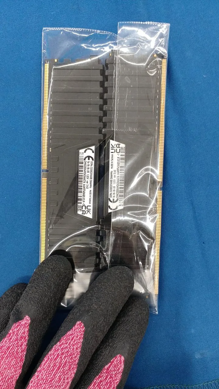 CORSAIR Desktop DDR4 Arbeitsspeicher DDR4 32GB 2666MHz