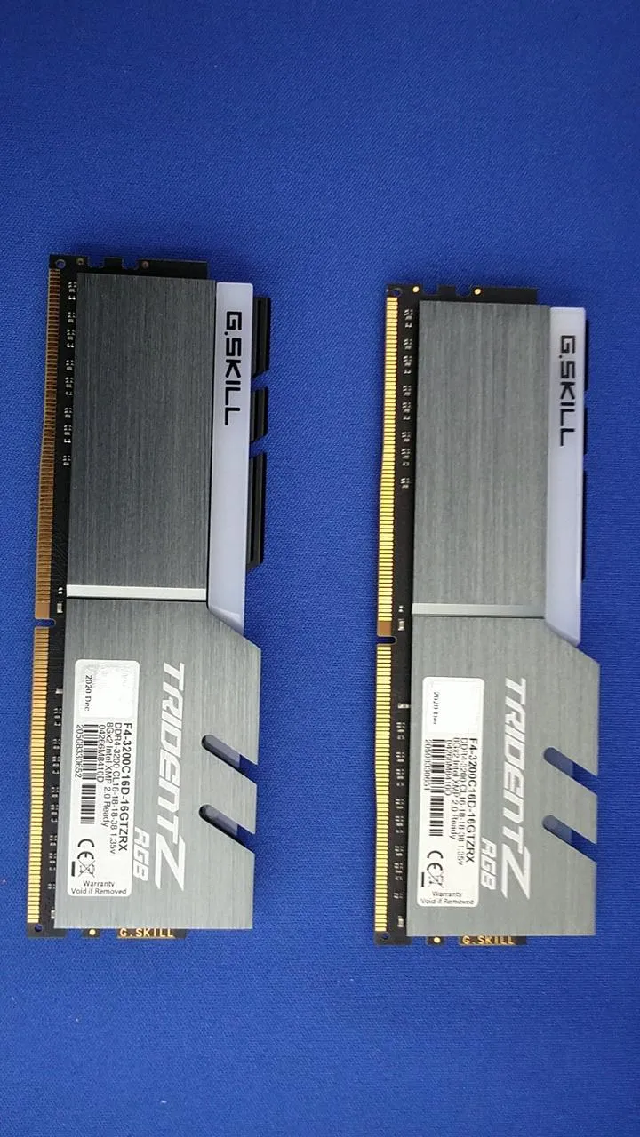 [SCHROTT] G,SKILL DDR4 Speicherkarte F4-3200C16D-16GTZRX