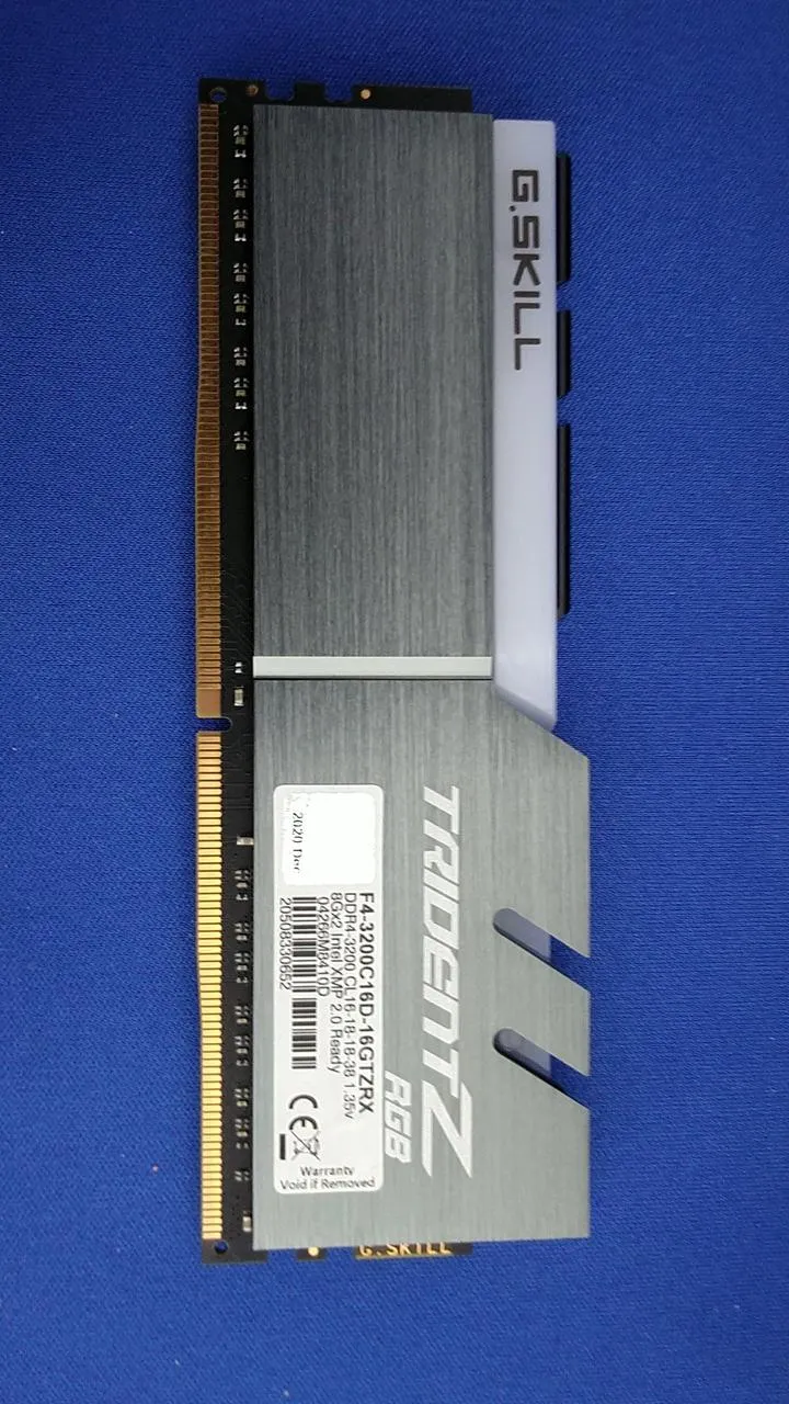 [SCHROTT] G,SKILL DDR4 Speicherkarte F4-3200C16D-16GTZRX