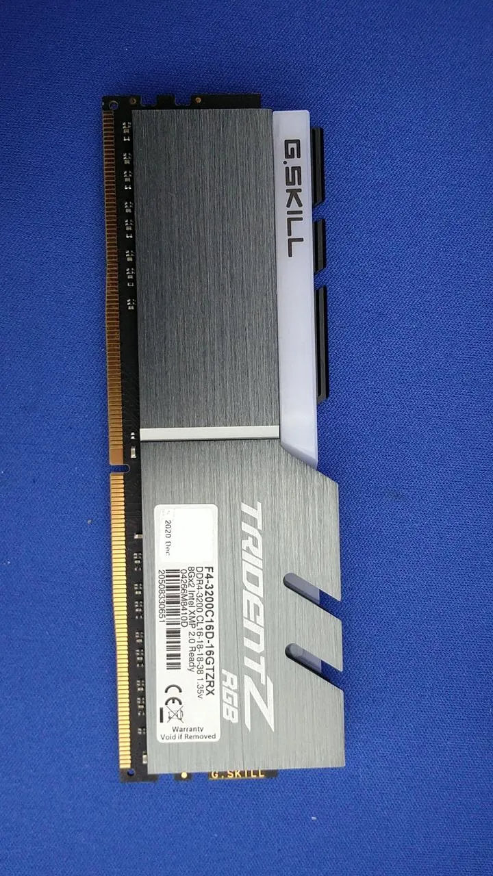 [SCHROTT] G,SKILL DDR4 Speicherkarte F4-3200C16D-16GTZRX