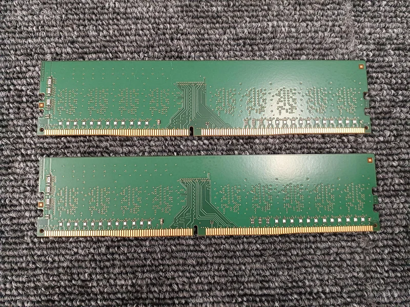 SK HYNIX Arbeitsspeicher: PC4-2133P 4 GB × 2