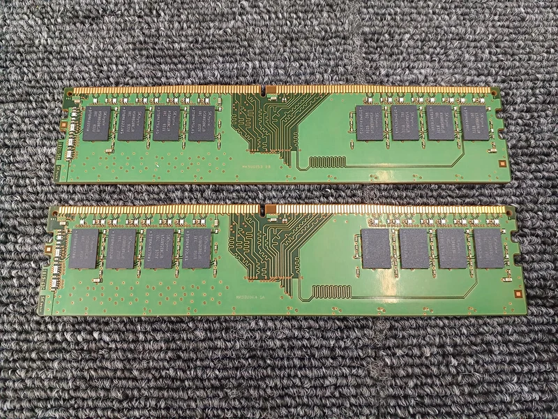 SK HYNIX Arbeitsspeicher: PC4-2666V 8 GB × 2