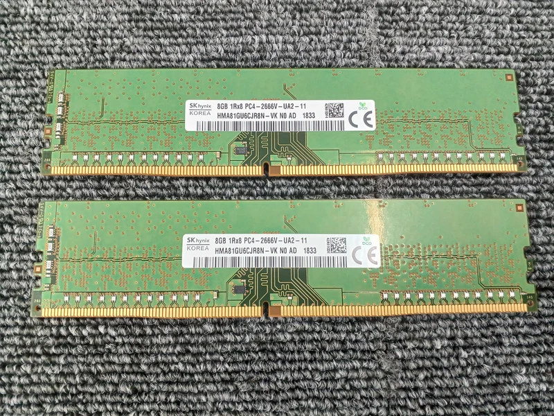SK HYNIX Arbeitsspeicher: PC4-2666V 8 GB × 2