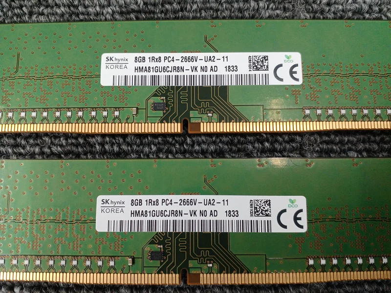 SK HYNIX Arbeitsspeicher: PC4-2666V 8 GB × 2