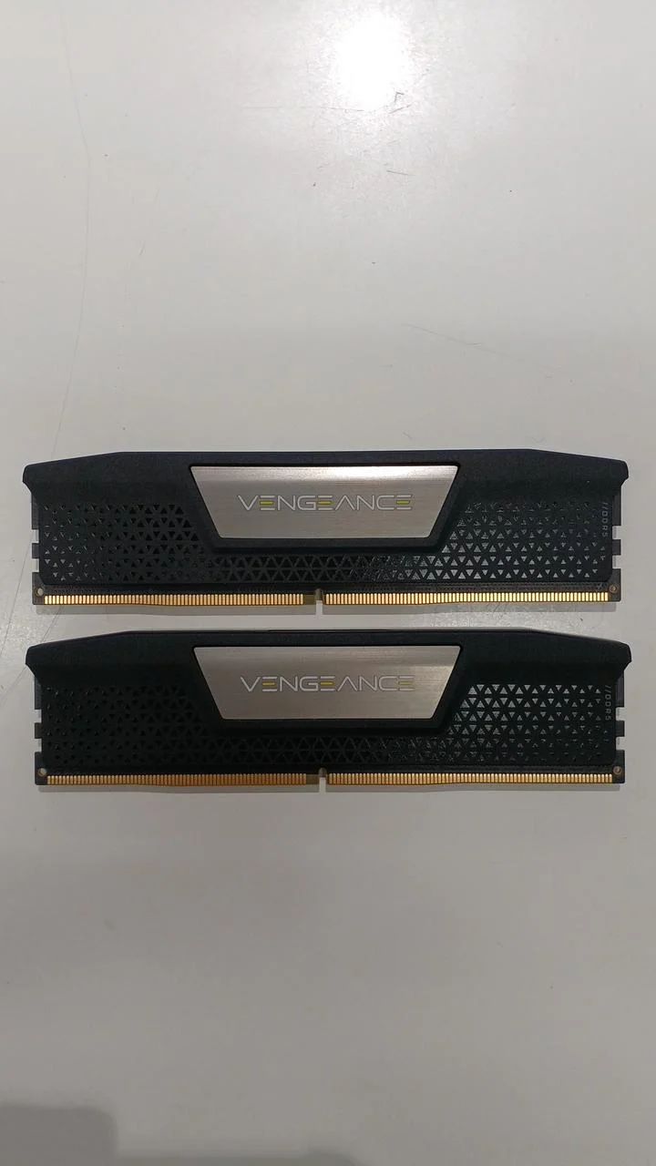 CORSAIR DDR5 16GB×2 CMK32GX5M2E6000C36