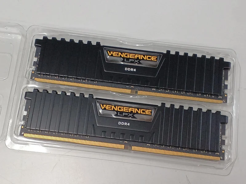 CORSAIR DDR4 Desktop-Speicher DDR4 32GB (16GB×2)