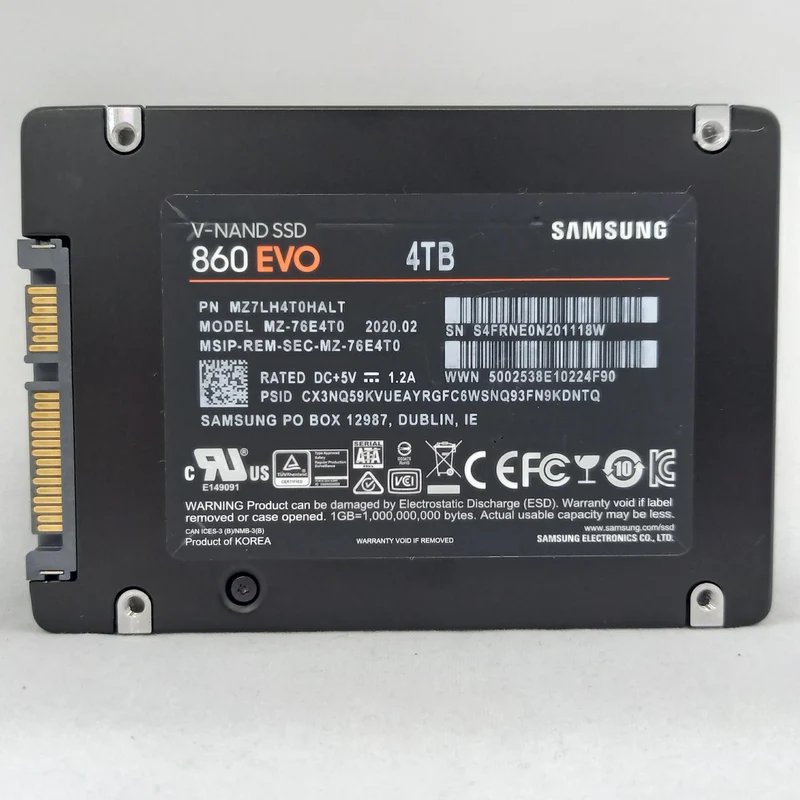 SAMSUNG SSD 4 TB MZ-76E4T0