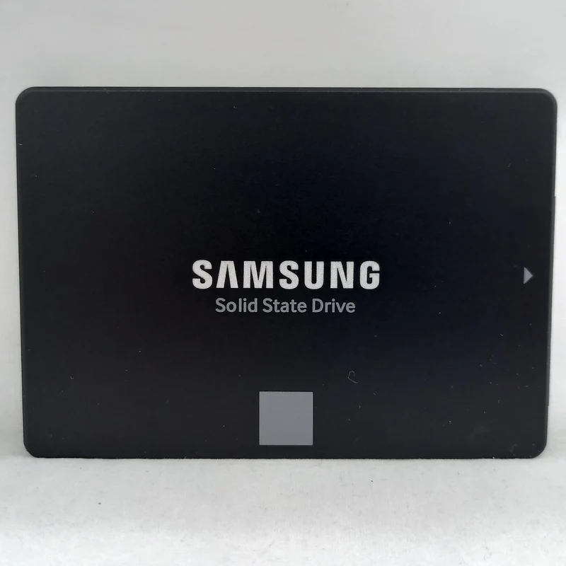 SAMSUNG SSD 4 TB MZ-76E4T0