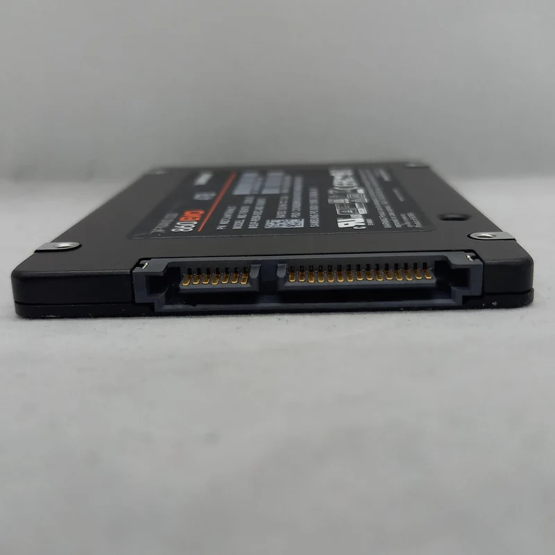 SAMSUNG SSD 4 TB MZ-76E4T0