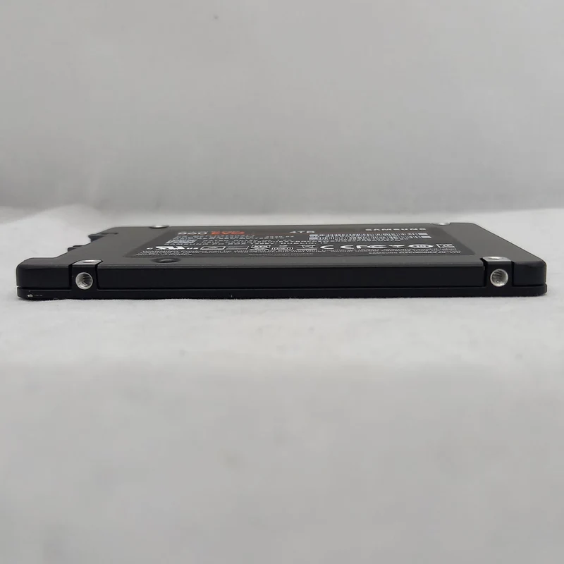 SAMSUNG SSD 4 TB MZ-76E4T0