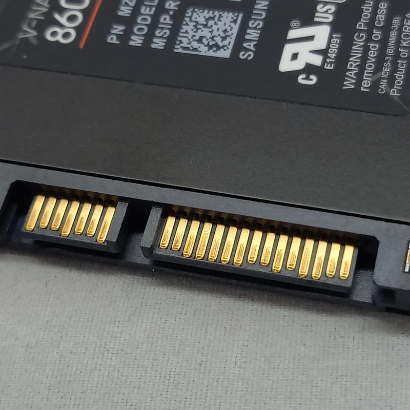 SAMSUNG SSD 4 TB MZ-76E4T0