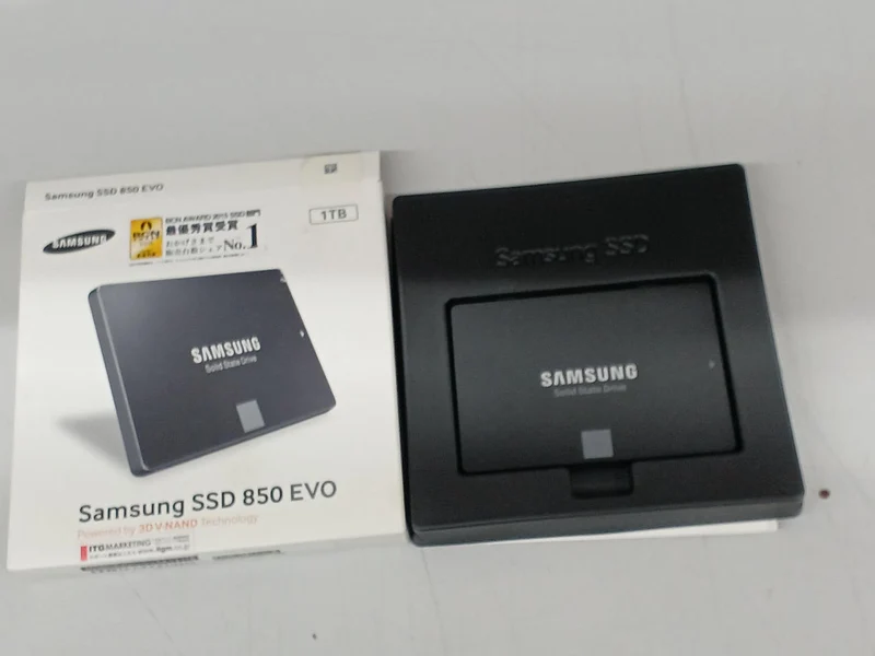 SAMSUNG SSD 1 TB MZ75E1T0BIT