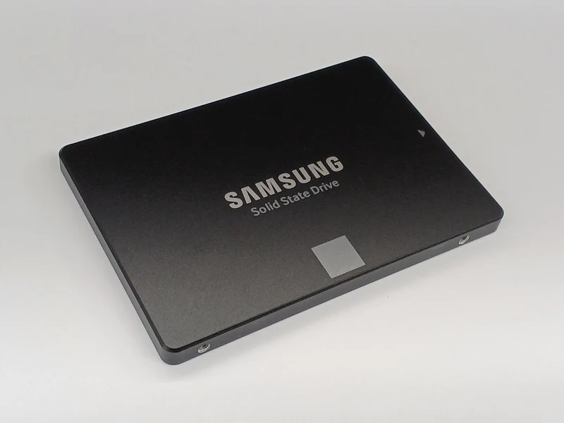SAMSUNG SSD 1 TB MZ75E1T0BIT