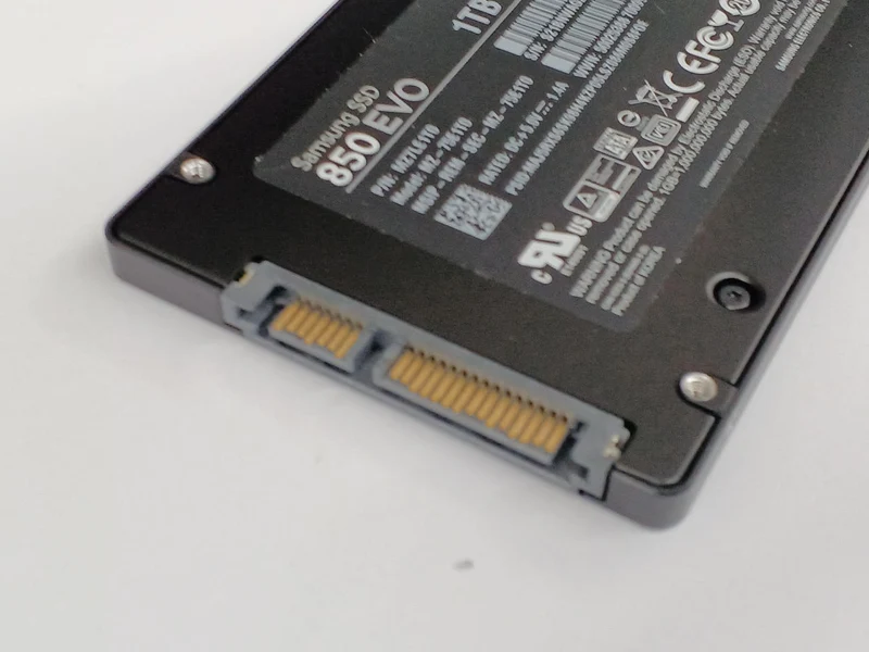 SAMSUNG SSD 1 TB MZ75E1T0BIT