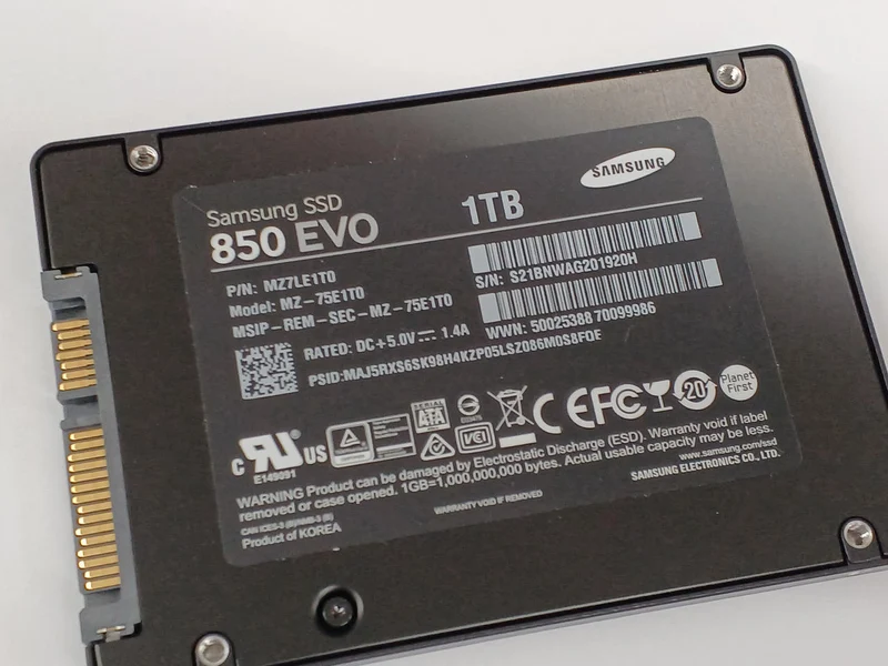 SAMSUNG SSD 1 TB MZ75E1T0BIT