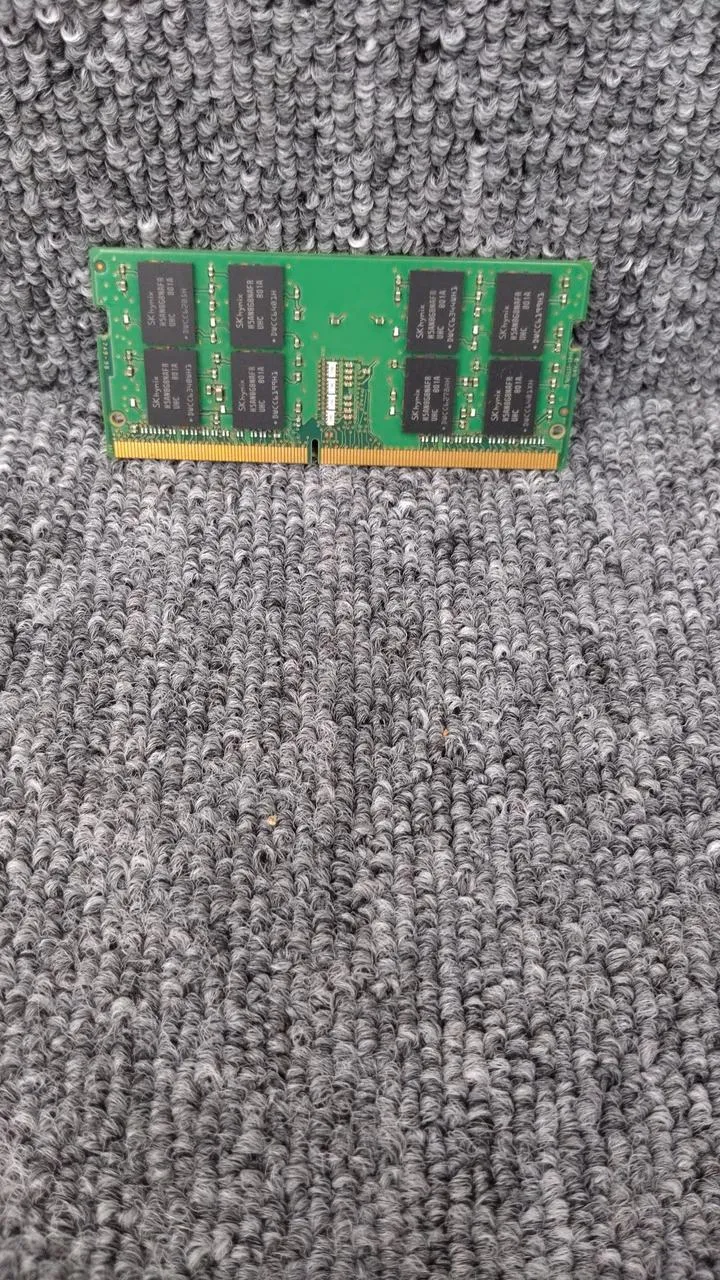 SK HYNX Arbeitsspeicher für Notebook-PCs 16 GB 2RX8 PC4-2400T-SE1-11