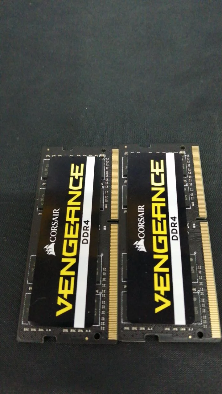 VENGEANCE DDR4 32GB Arbeitsspeicher (16GB×2) CMS32GX4M2A2400C16