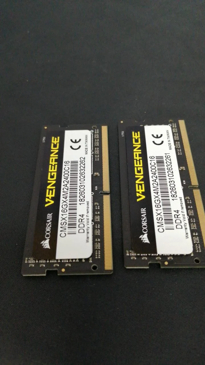 VENGEANCE DDR4 16GB Arbeitsspeicher (8GB×2) CMSX16GX4M2A2400C16