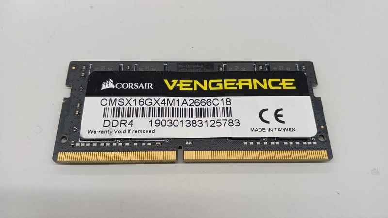 CORSAIR Arbeitsspeicher für Notebooks CMSX16GX4M1A2666C18