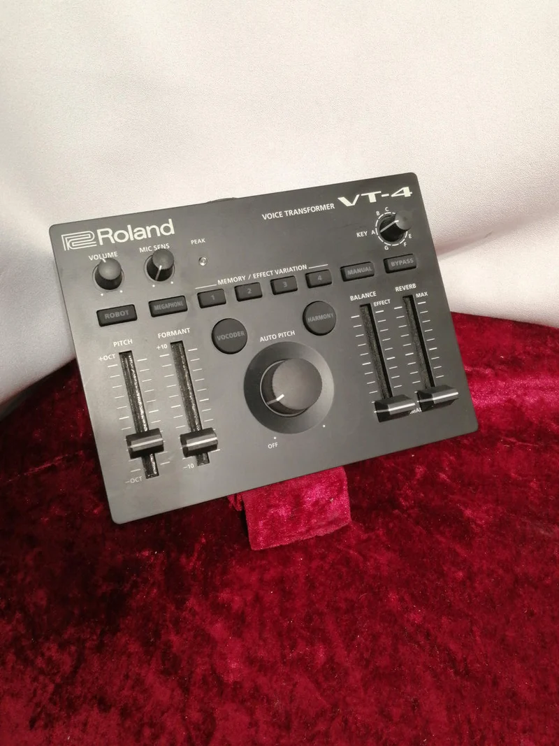 ROLAND Vocal Effects VT-4