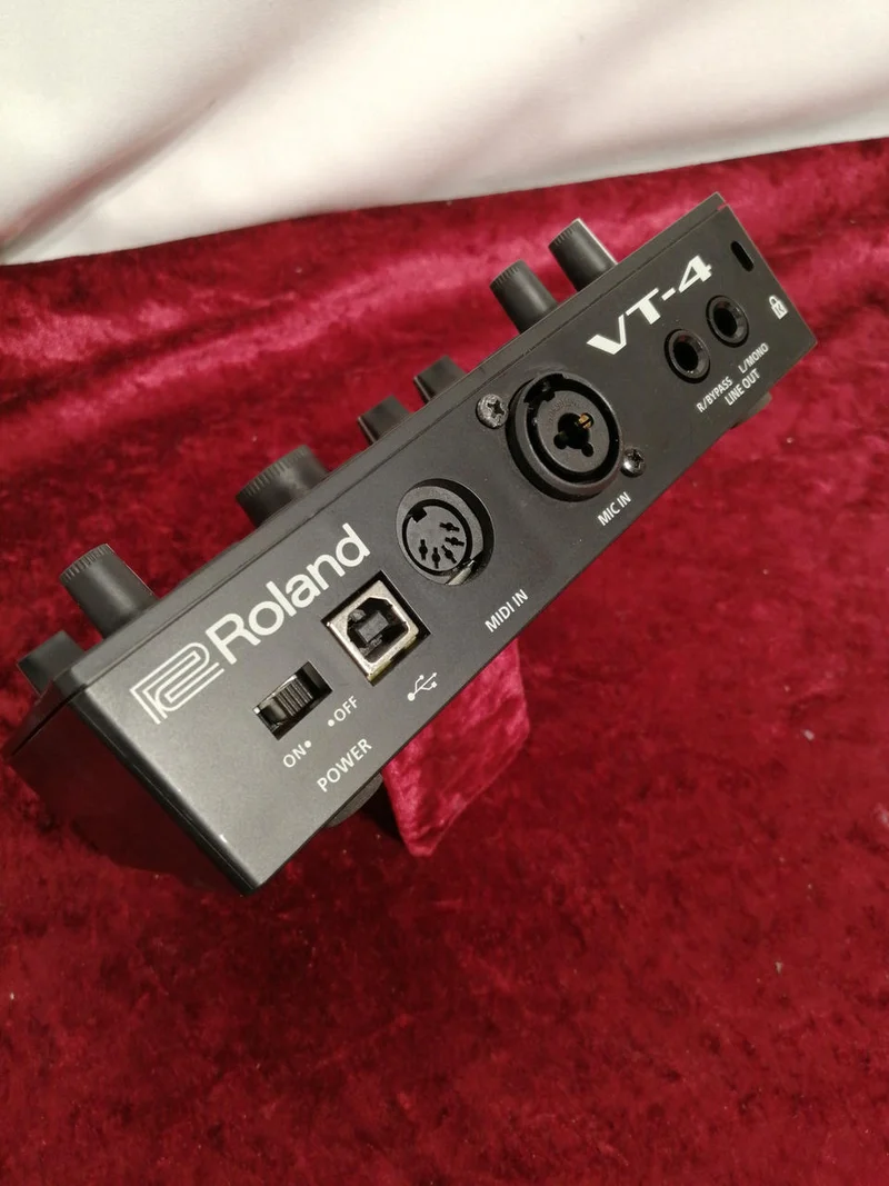 ROLAND Vocal Effects VT-4