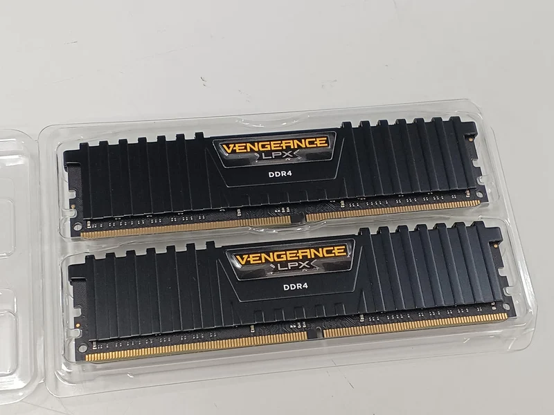 CORSAIR DDR4 Desktop-Speicher DDR4 32GB (16GB×2)