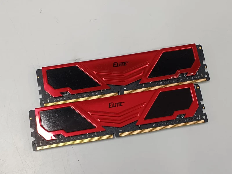 TEAM Desktop-Speicher: DDR4 32 GB (16 GB × 2)