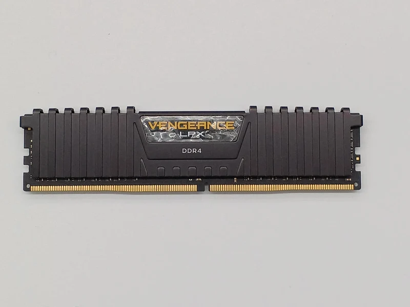 CORSAIR DDR4-Speicher CMK32GX4M2E3200C16