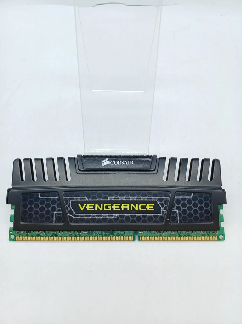CORSAIR-Speicher: 1 × 8 GB CMZ16GX3M2A1600C9
