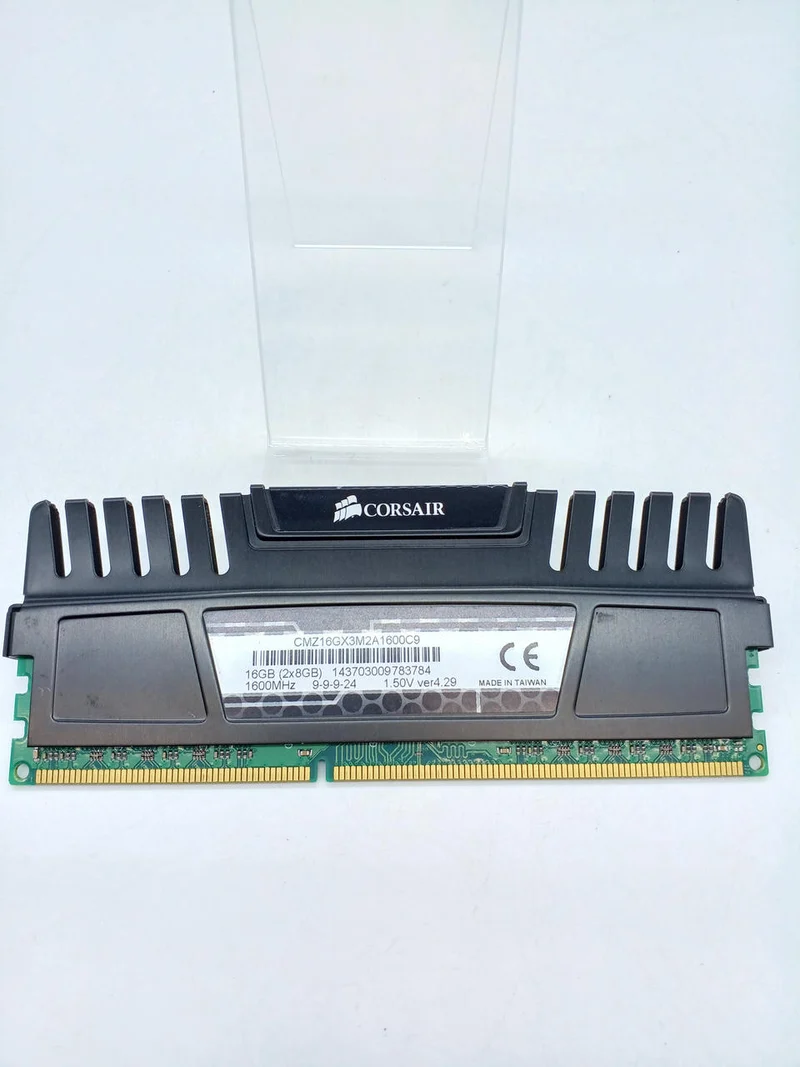 CORSAIR-Speicher: 1 × 8 GB CMZ16GX3M2A1600C9