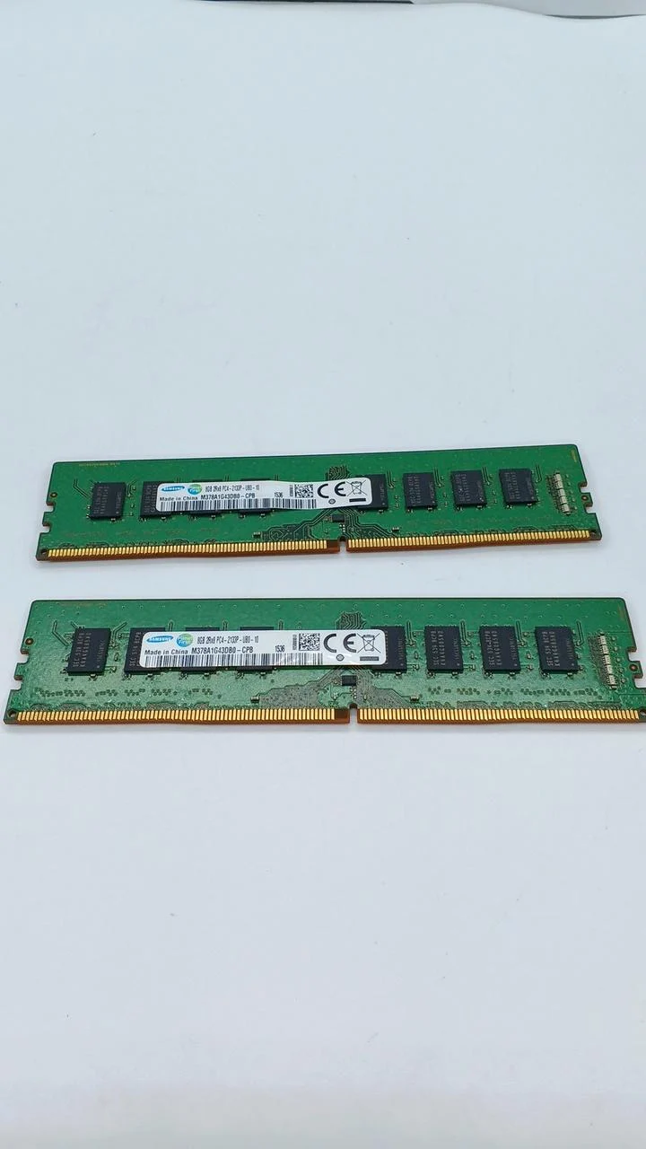 SAMSUNG Speicher: DDR4 8 GB × 2-Die M378A1G43DB0-CPB