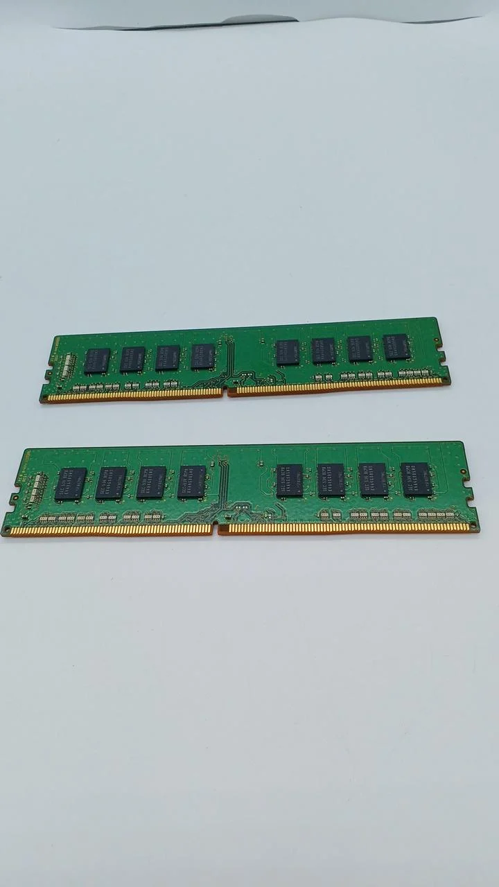 SAMSUNG Speicher: DDR4 8 GB × 2-Die M378A1G43DB0-CPB