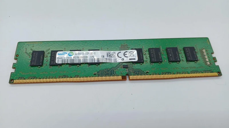 SAMSUNG Speicher: DDR4 8 GB × 2-Die M378A1G43DB0-CPB