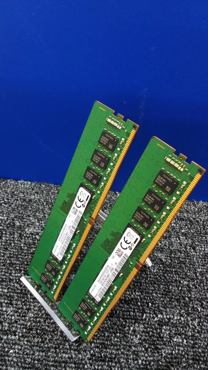 SAMSUNG Arbeitsspeicher: DDR4 16 GB 2-Disk-Set M391A2K43BB1-CPBQ