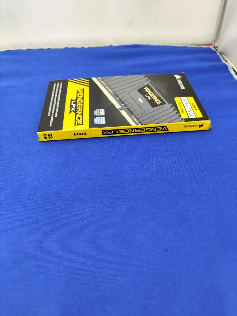 CORSAIR Speicher CMK32GX4M2A2666C16