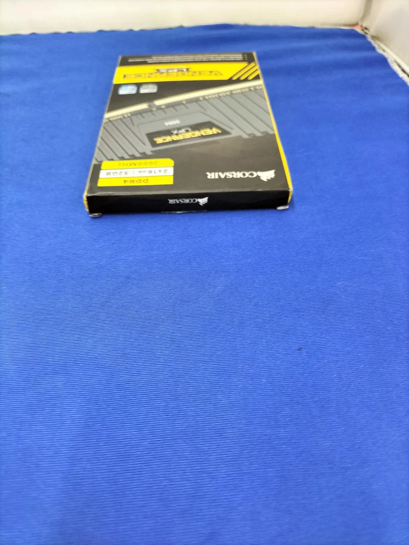 CORSAIR Speicher CMK32GX4M2A2666C16